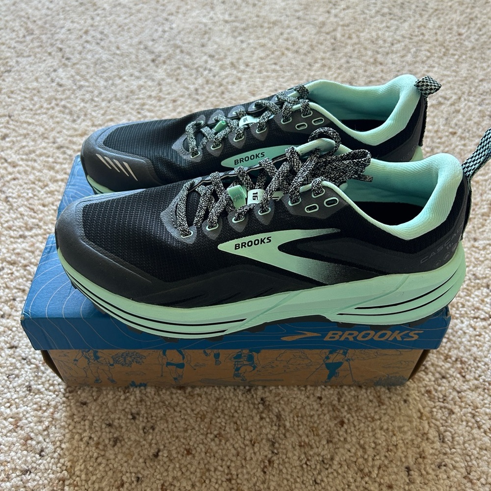Brooks Cascadia 16 Trail Running Shoes size W8.5